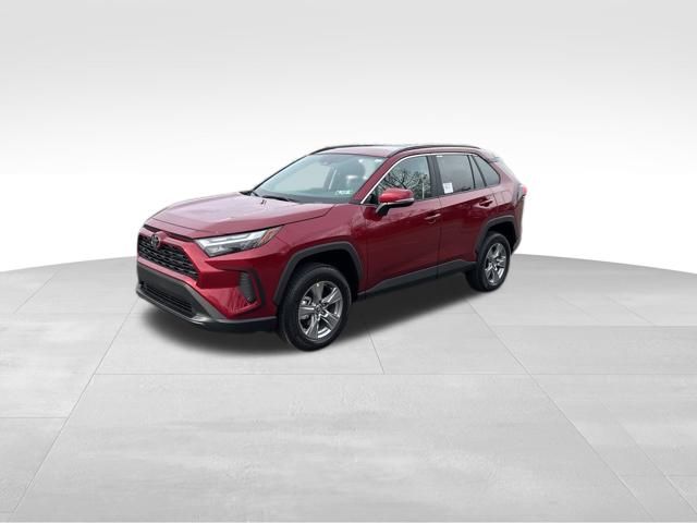 2025 Toyota RAV4 XLE's photo
