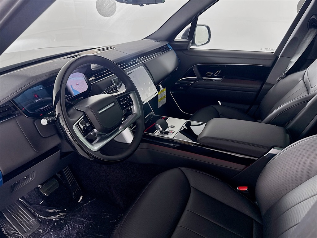 2025 Land Rover Range Rover SE photo 9