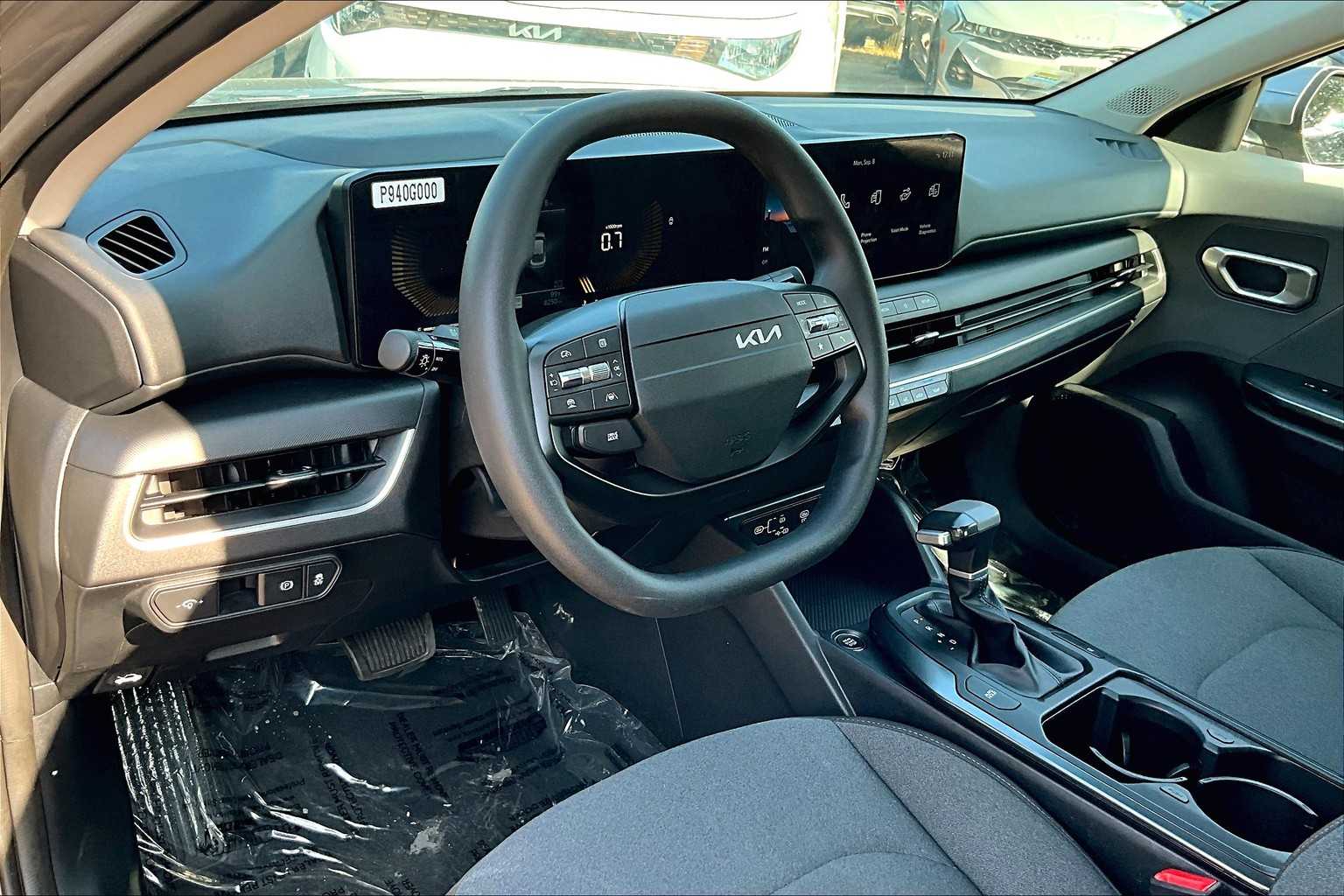 2025 Kia K4 LXS photo 15