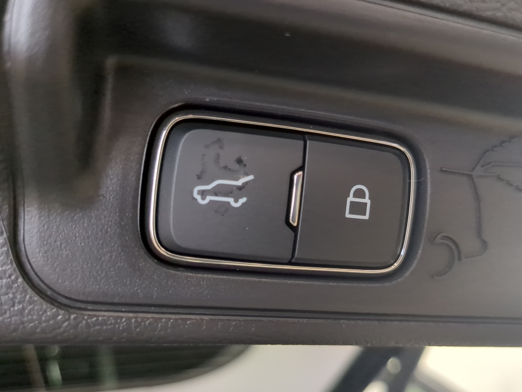 2025 Ford Explorer photo 14