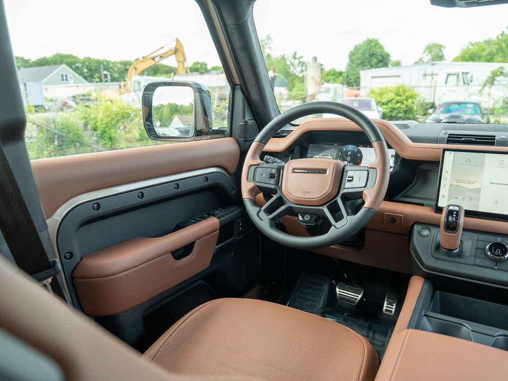 2025 Land Rover Defender 110 V8 photo 18