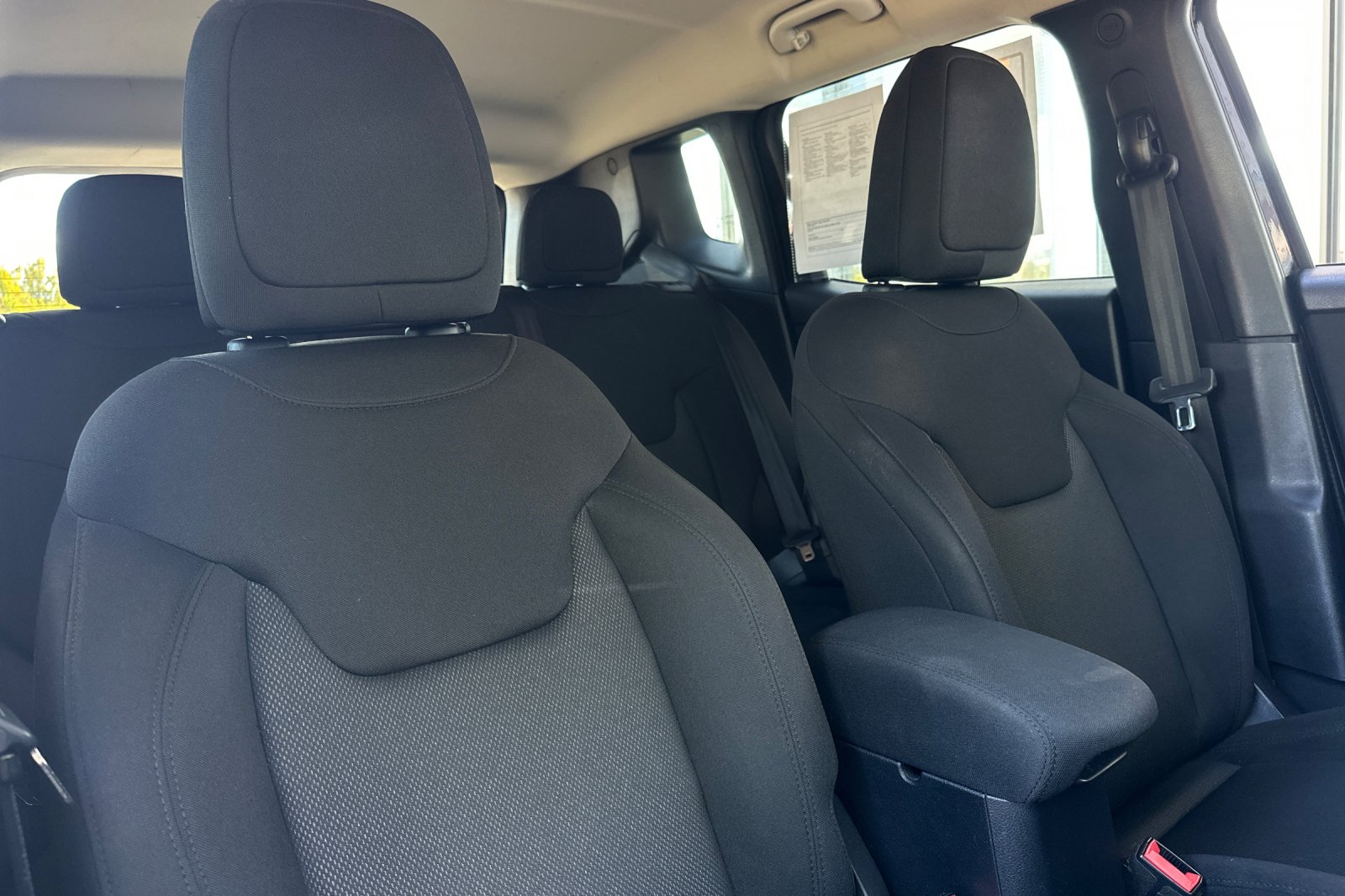 2018 Jeep Renegade Sport photo 12