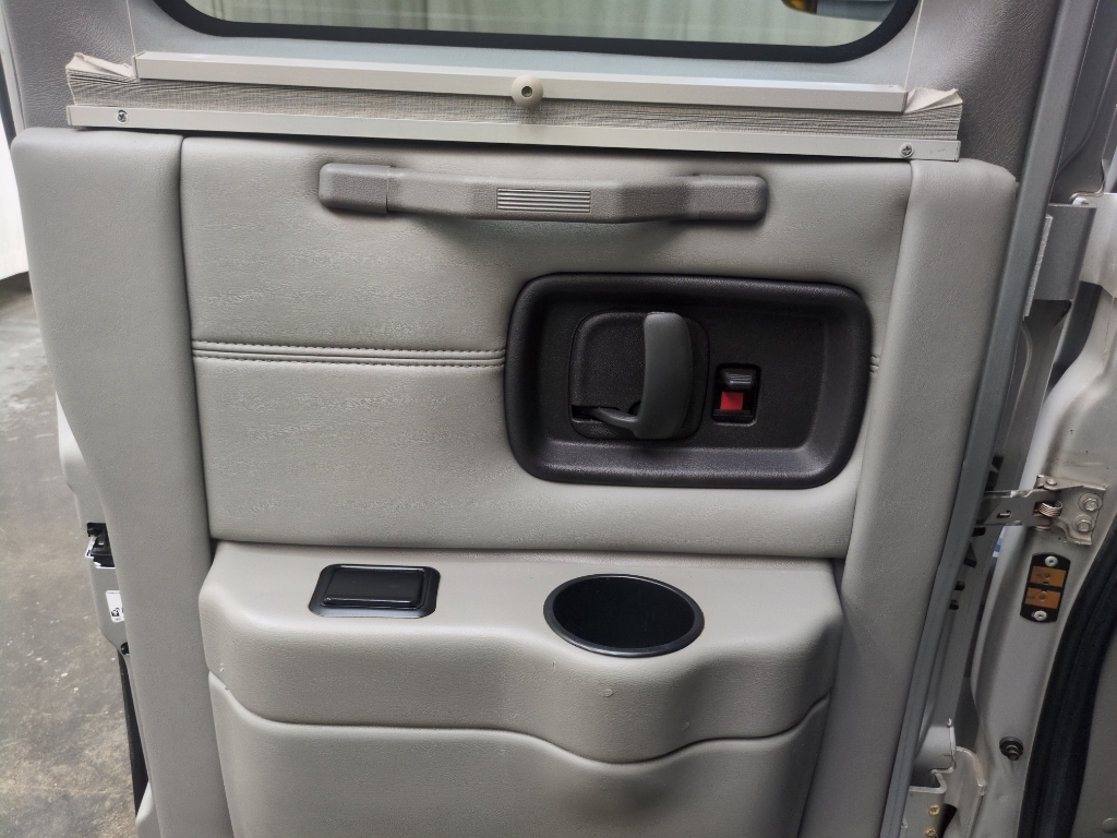 2012 Chevrolet Express Cargo 1500 photo 12