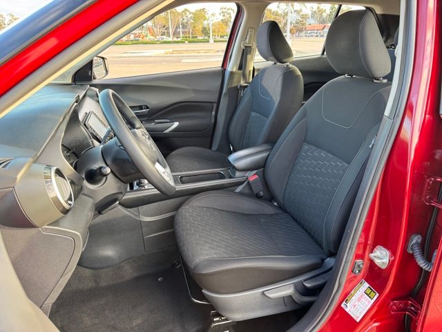 2023 Nissan Kicks SV photo 4