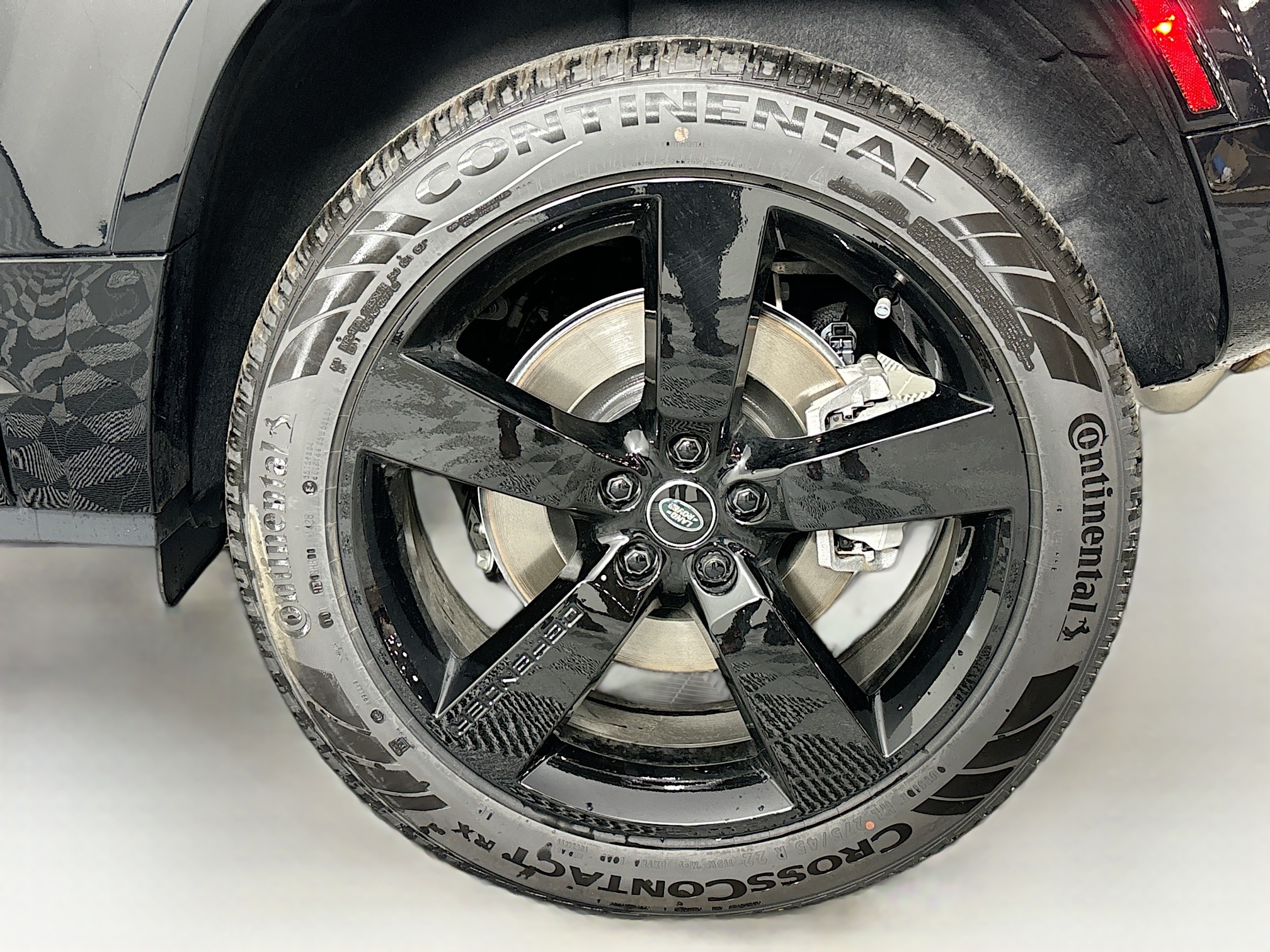 2025 Land Rover Defender 90 X-Dynamic SE photo 29