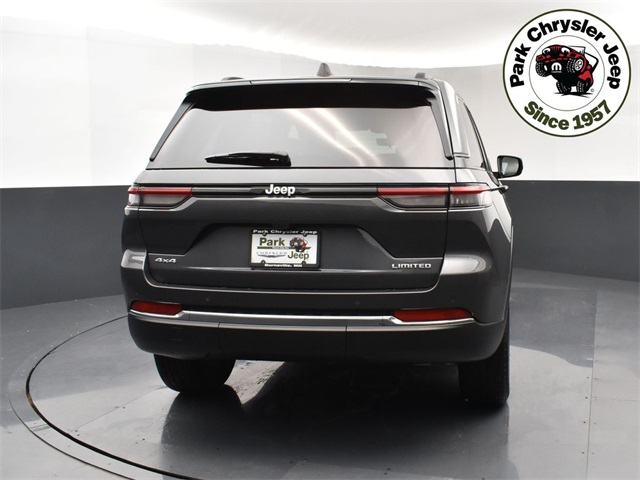 2025 Jeep Grand Cherokee Limited photo 3