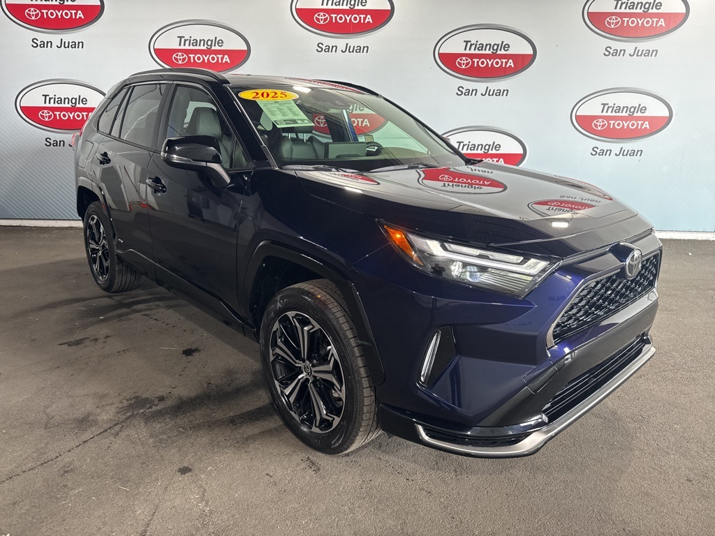 2025 Toyota RAV4 Hybrid XSE photo 3