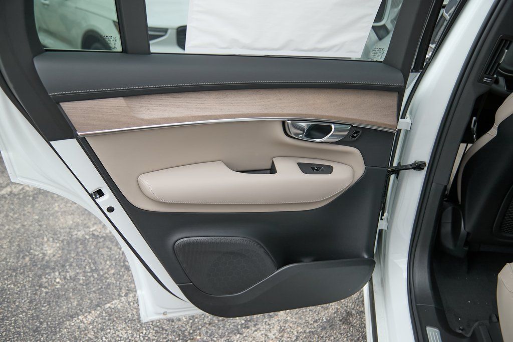 2026 VOLVO XC90 - Image 18