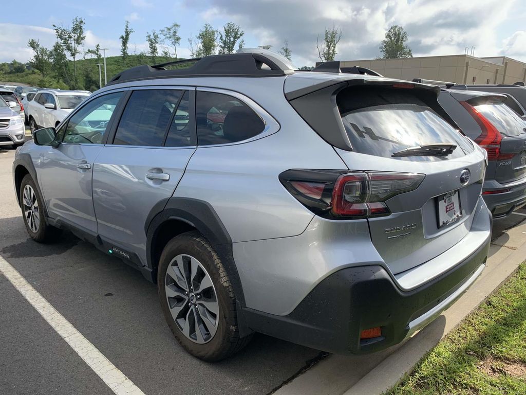 2023 Subaru Outback Limited photo 3