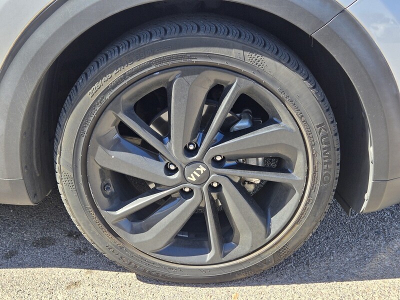 2019 Kia Niro S Touring photo 3