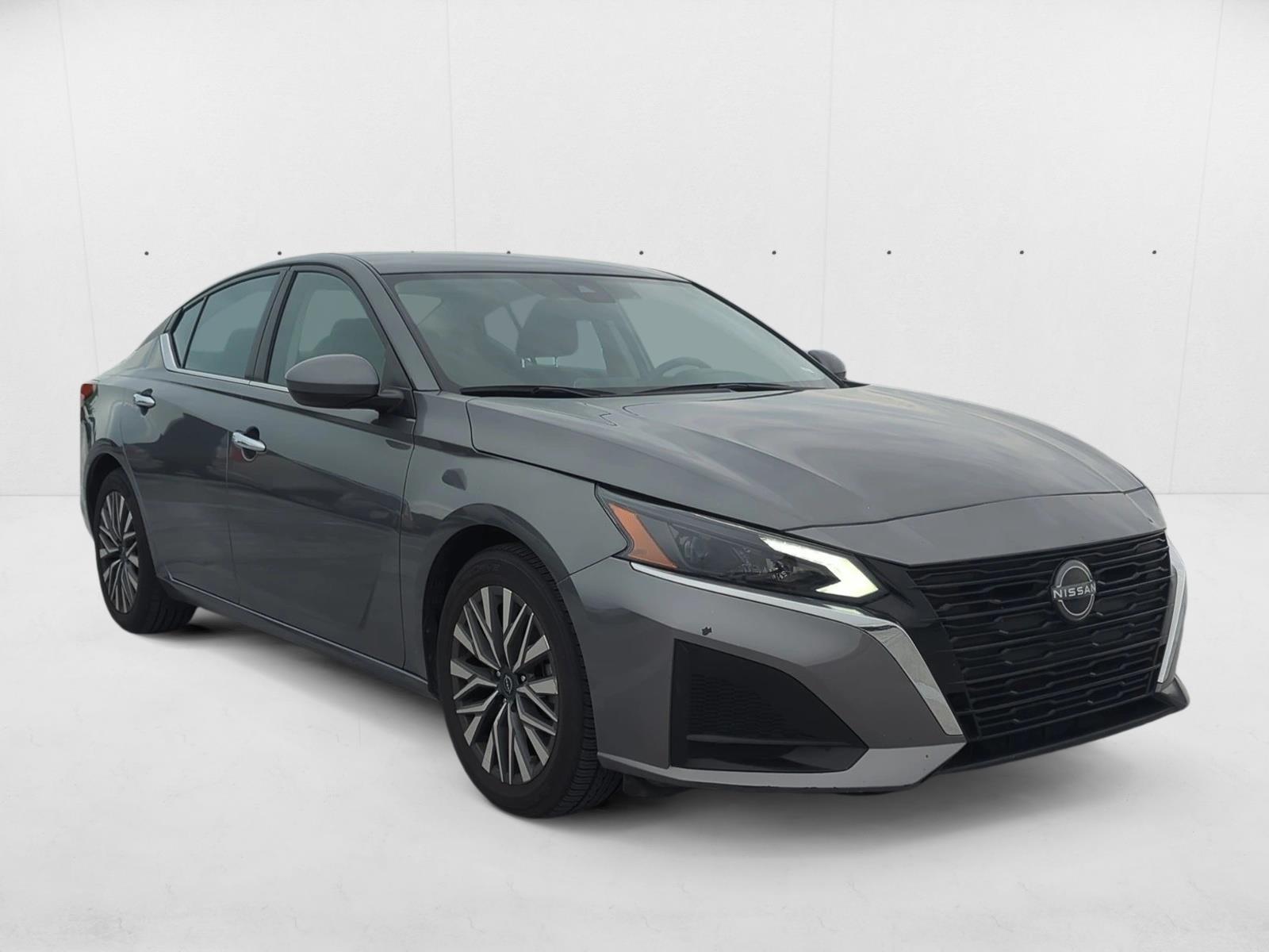 2023 Nissan Altima 2.5 SV photo 3