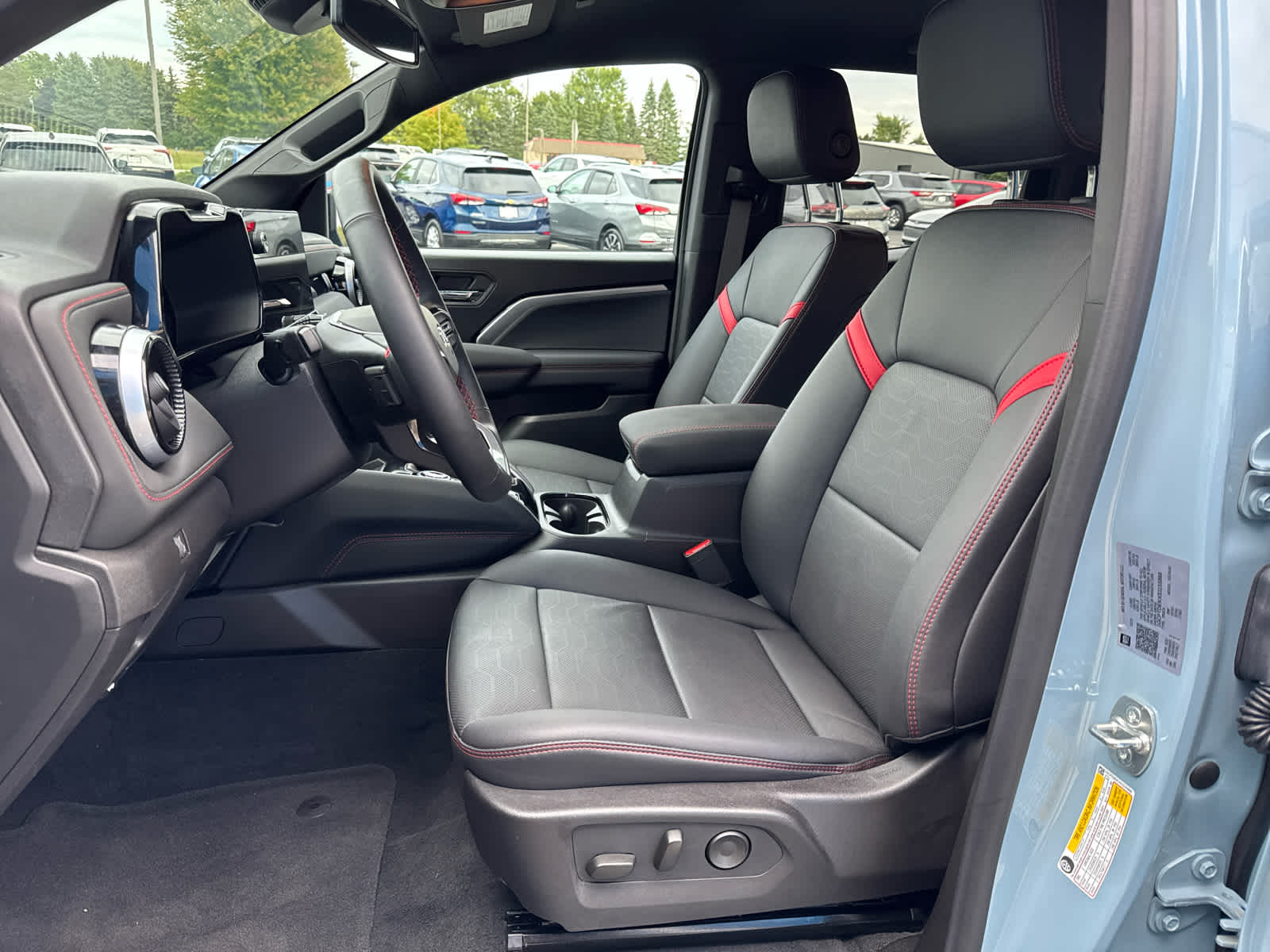 2025 Chevrolet Colorado Z71 photo 17