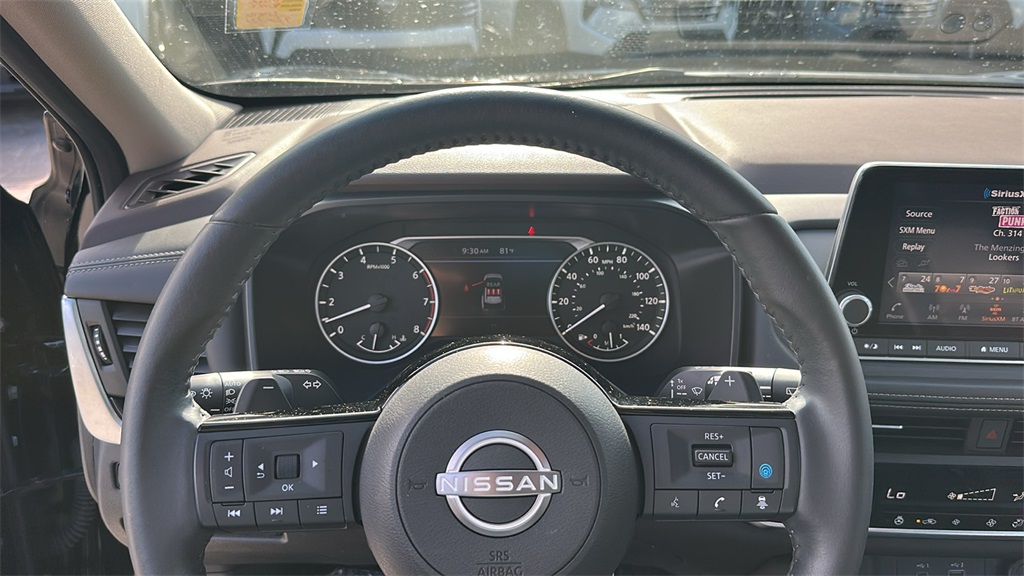 2023 Nissan Rogue SV photo 18