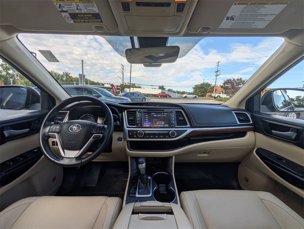 2019 Toyota Highlander Hybrid Limited photo 4