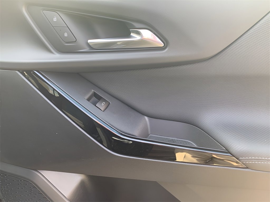 2026 Chevrolet Equinox LT photo 13