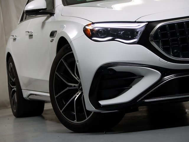 2025 Mercedes Benz E 53 AMG 4MATIC photo 3
