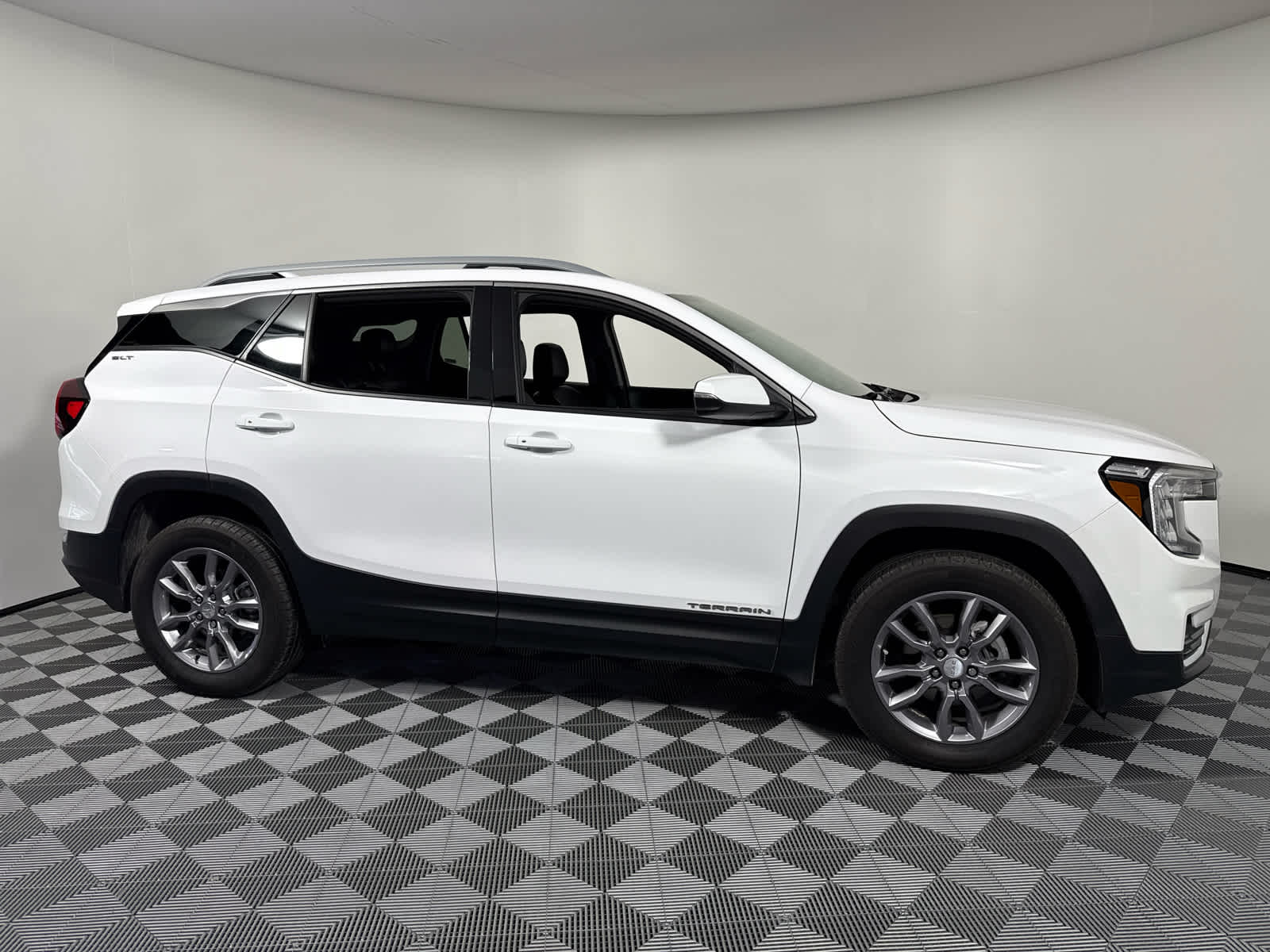 2024 Gmc Terrain SLT photo 5
