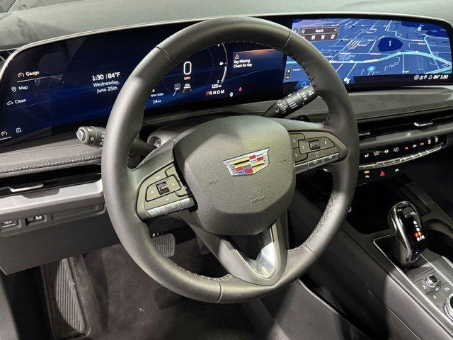 2025 Cadillac XT4 Premium Luxury photo 3