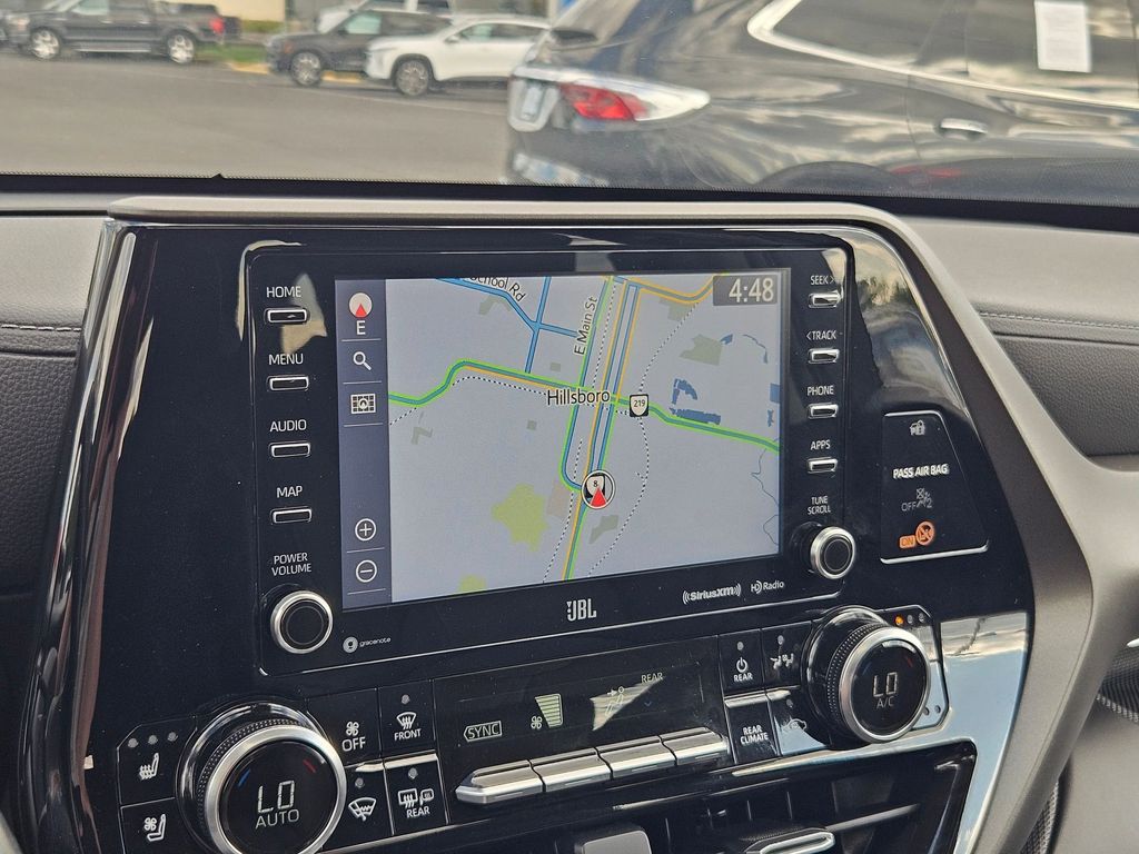 2021 Toyota Highlander Limited photo 19