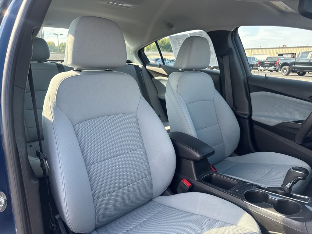 2019 Chevrolet Cruze LT photo 10