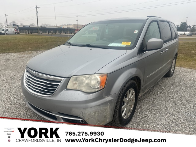 2014 Chrysler Town & Country Touring's photo