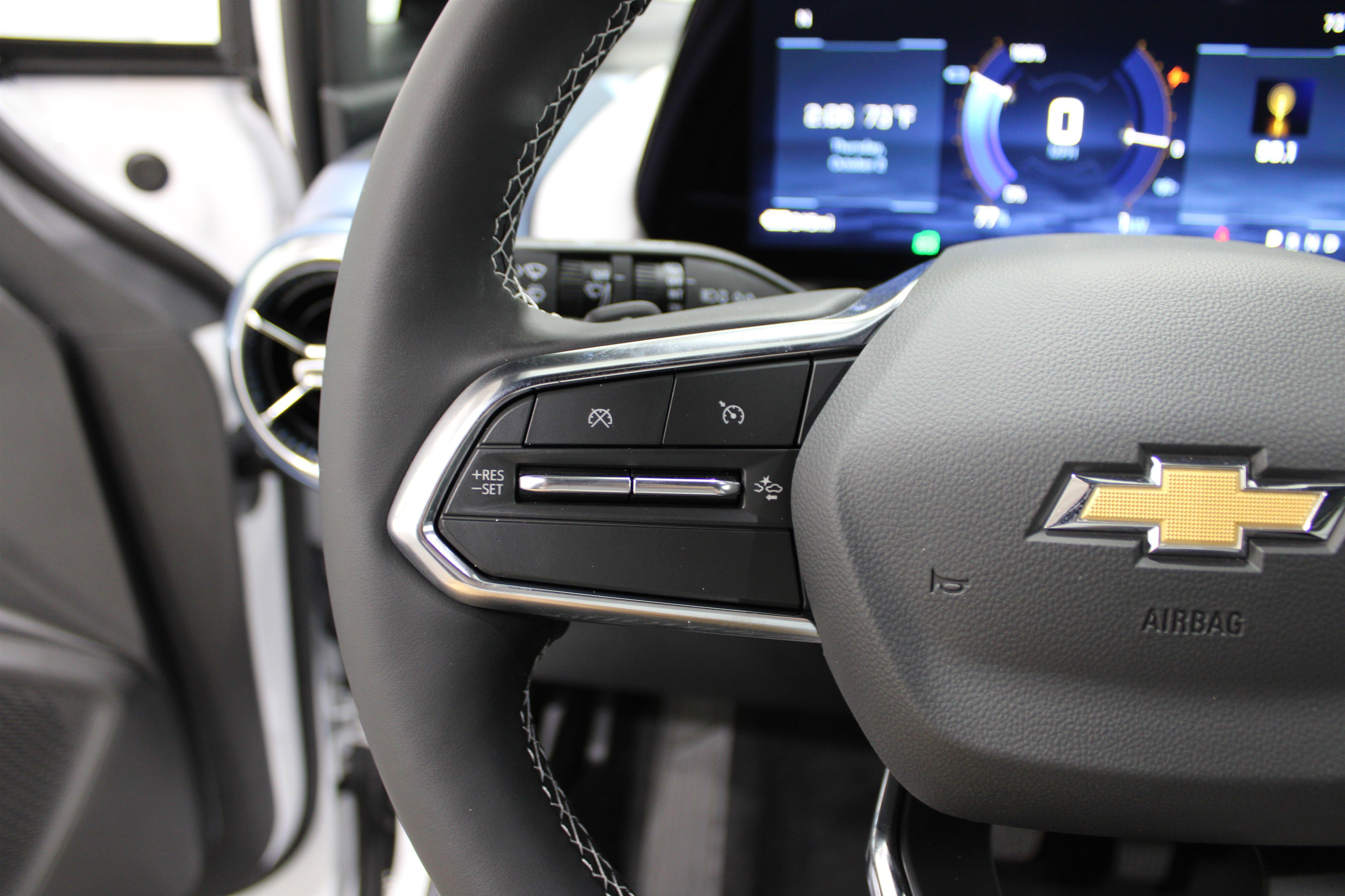 2026 Chevrolet Equinox EV LT photo 11