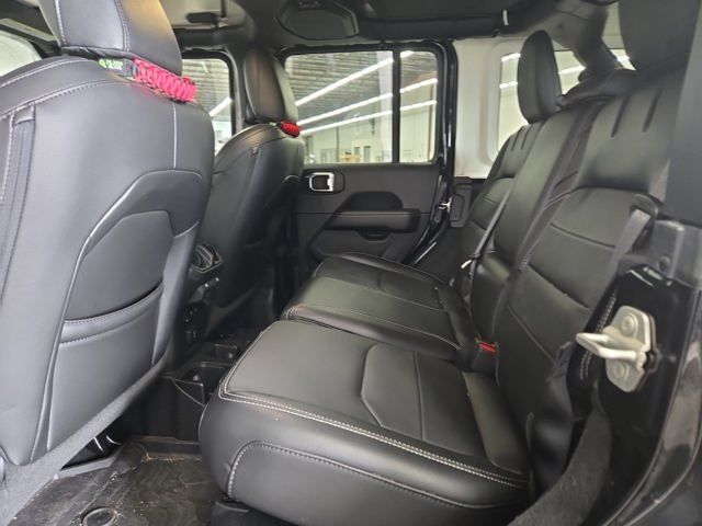 2023 Jeep Wrangler Sahara 4xe photo 5