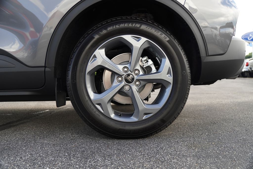 2025 Ford Escape ST-Line photo 5