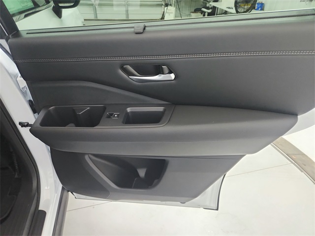 2025 Nissan Pathfinder Platinum photo 37