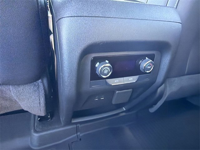 2025 Chevrolet Traverse Z71 photo 3