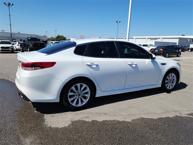 2018 Kia Optima LX photo 2