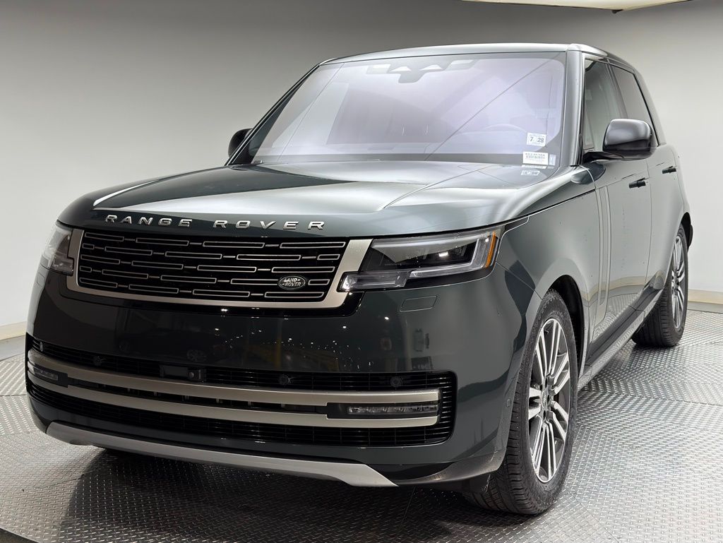 2023 Land Rover Range Rover SE's photo