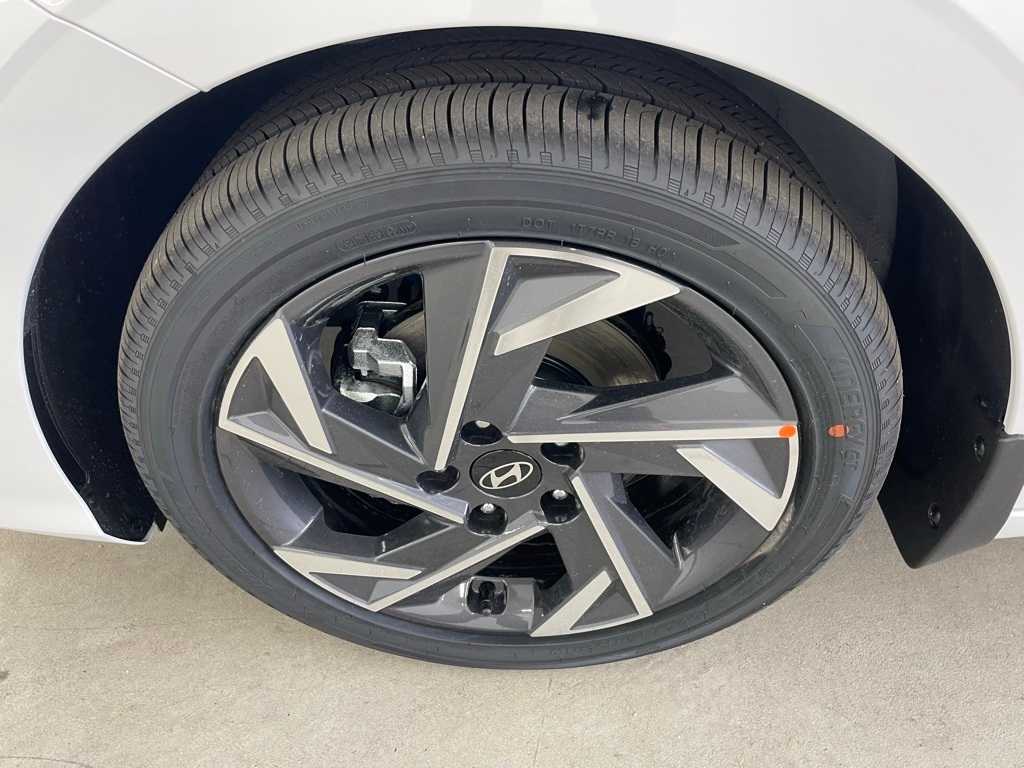 2025 Hyundai Elantra Hybrid Limited photo 16
