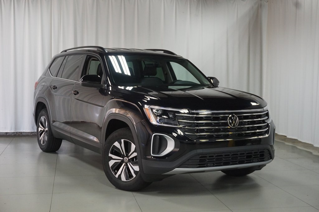 2026 Volkswagen Atlas SE photo 2