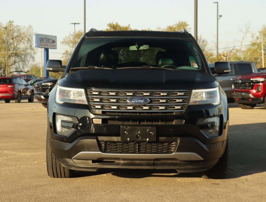 2016 Ford Explorer XLT photo 2
