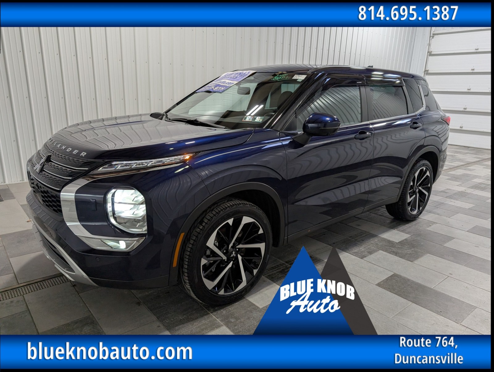 2023 Mitsubishi Outlander SE's photo