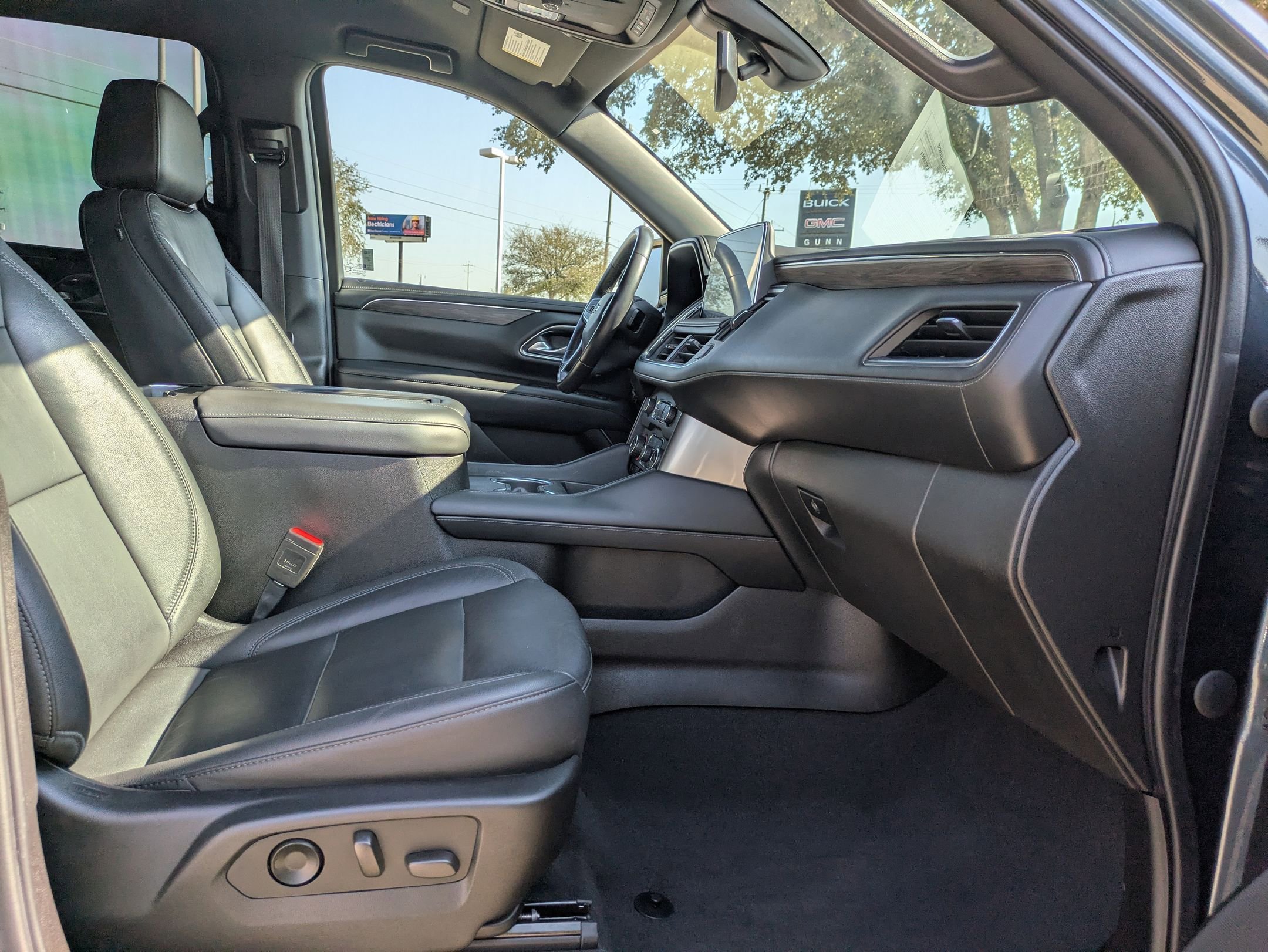 2021 Chevrolet Tahoe Z71 photo 29