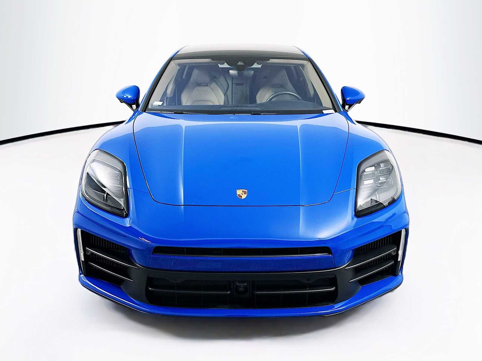 2025 Porsche Panamera photo 6