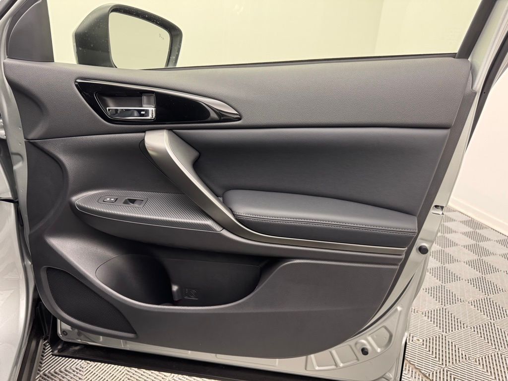2025 Mitsubishi Eclipse Cross SEL photo 11