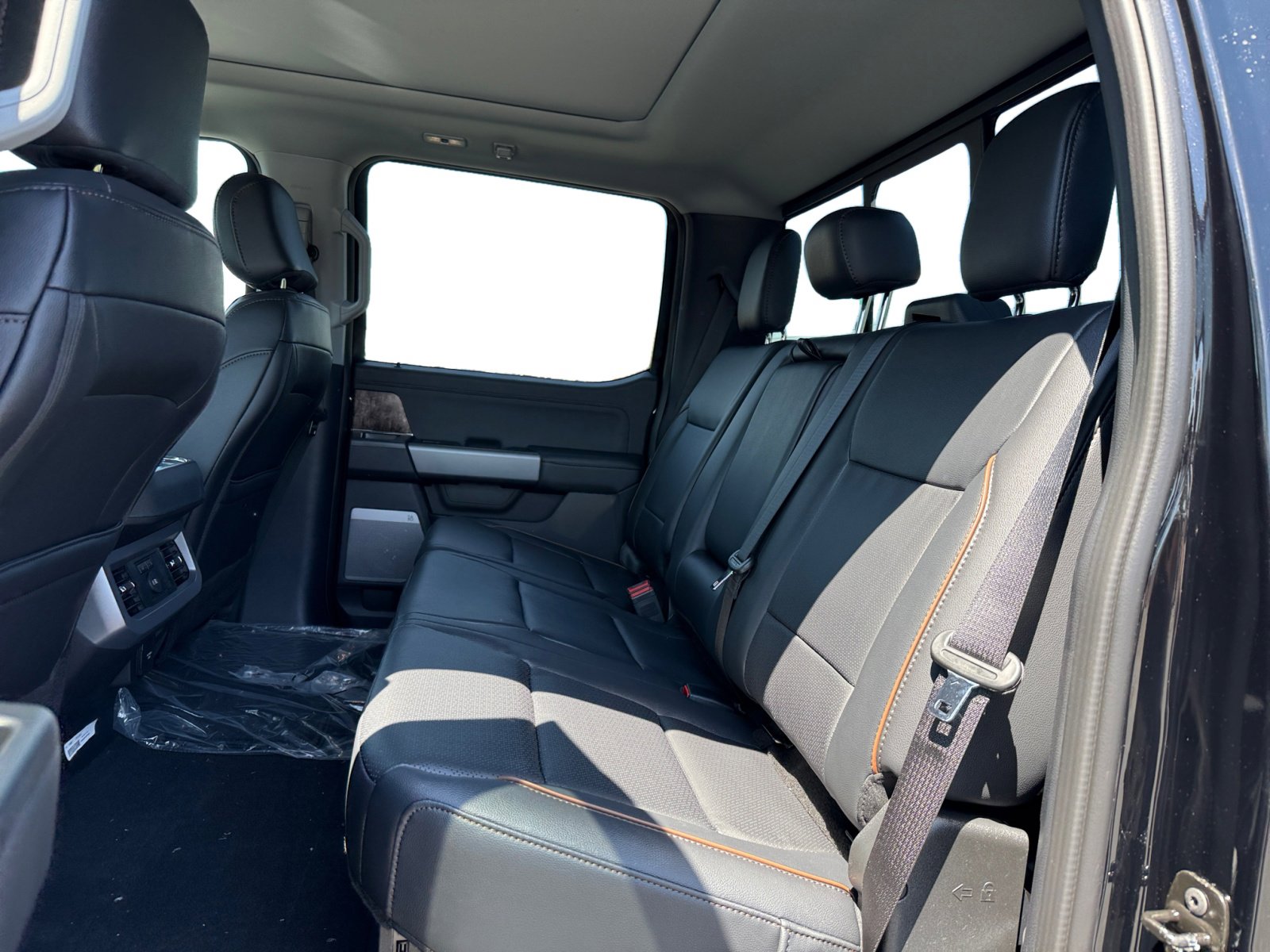 2025 Ford F-250 Lariat photo 16