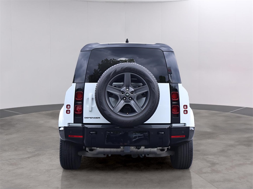 2024 Land Rover Defender 110 X-Dynamic SE photo 4