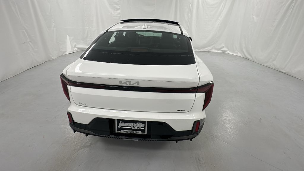 2025 Kia K4 GT-Line photo 4
