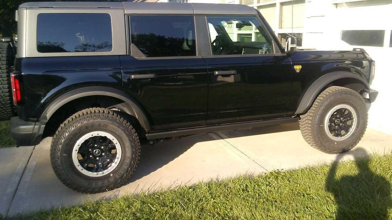 Used 2024 Ford Bronco 4-Door Badlands with VIN 1FMEE9BP3RLA70976 for sale in Kansas City