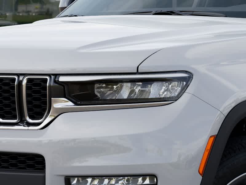 2025 Jeep Grand Cherokee Limited photo 3