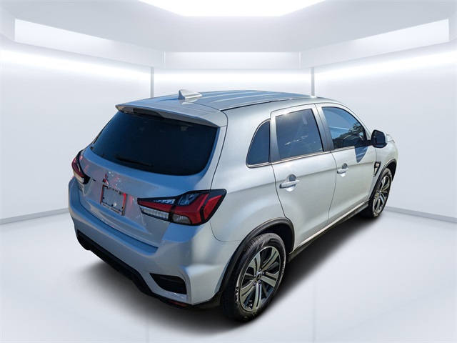 2023 Mitsubishi Outlander Sport ES photo 3