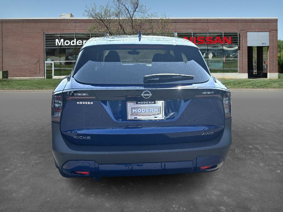 2025 Nissan Kicks SV photo 3