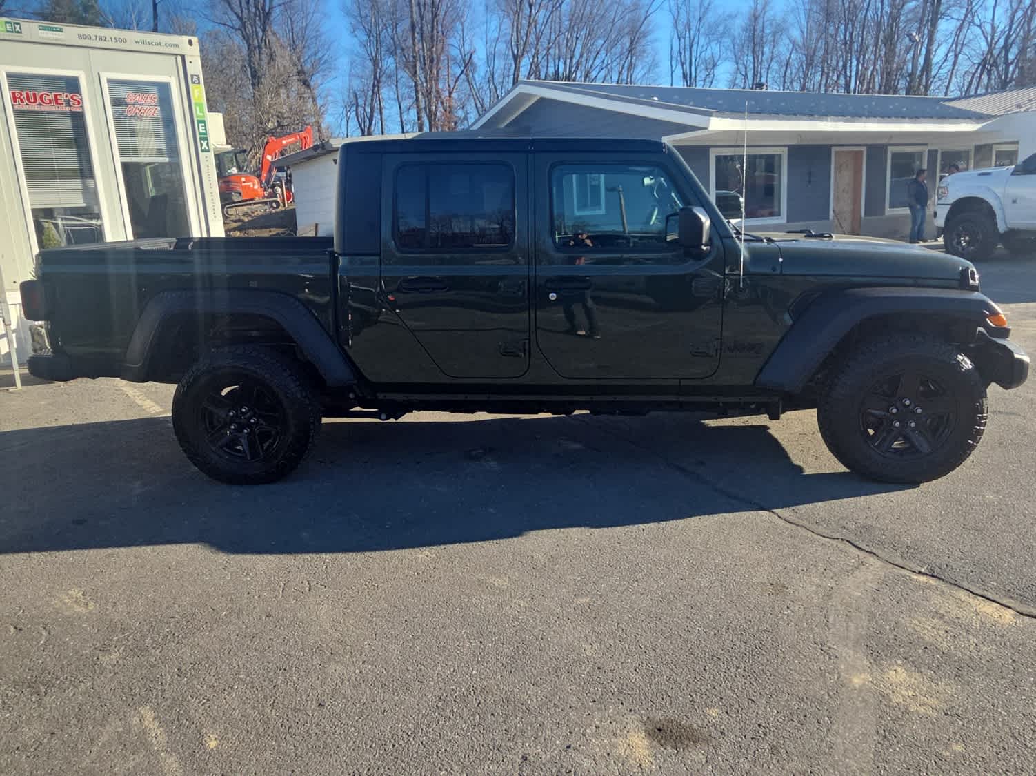 2023 Jeep Gladiator Sport S photo 3