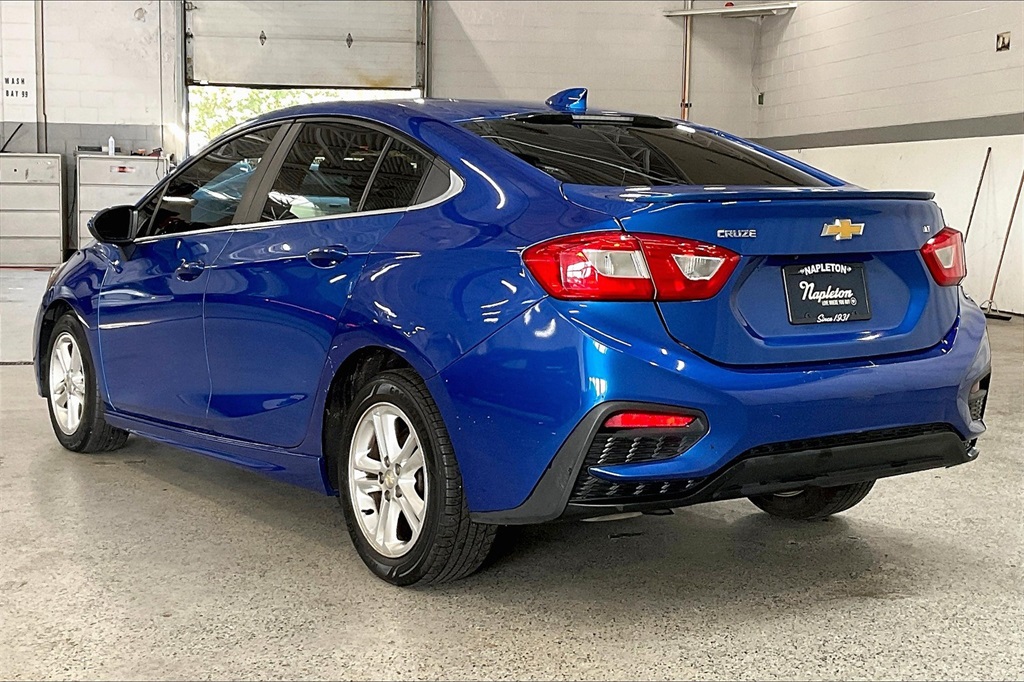 2017 Chevrolet Cruze LT photo 10