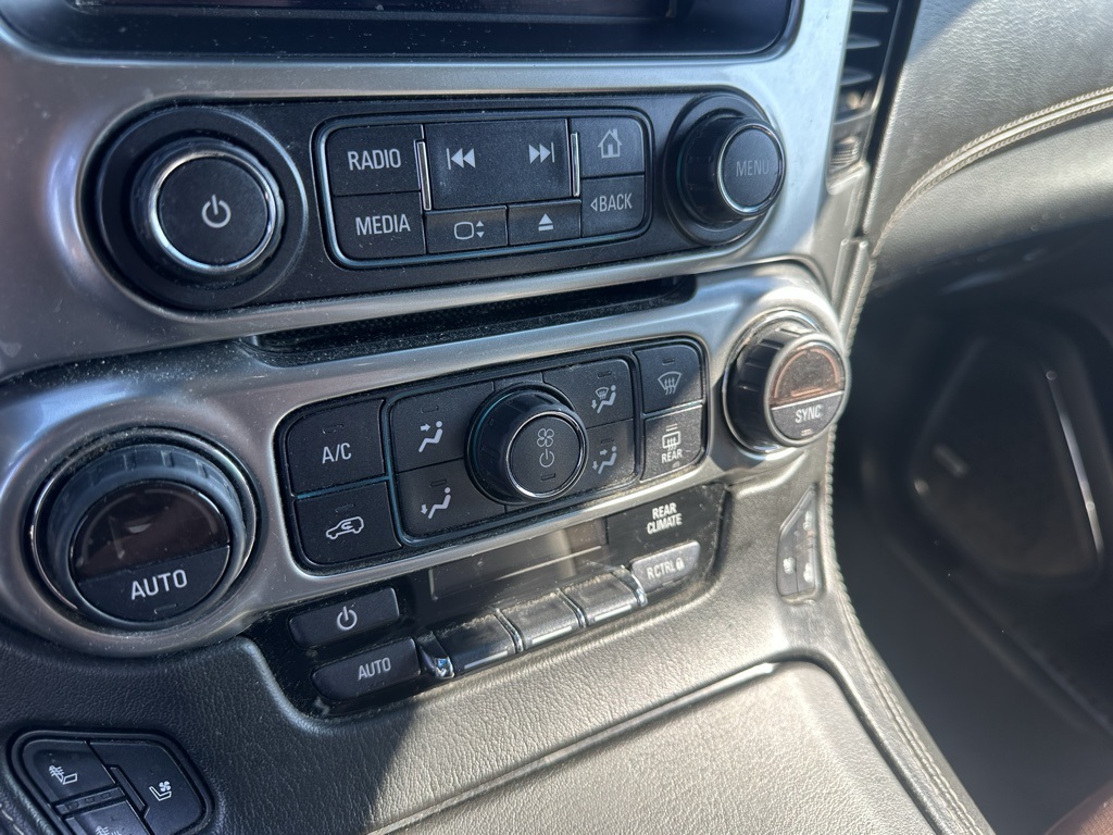 2019 Chevrolet Suburban Premier photo 14