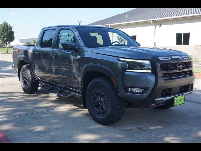 2026 Nissan Frontier PRO-4X's photo